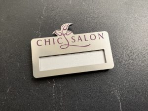 ecuson-angajata-salon-frumusete